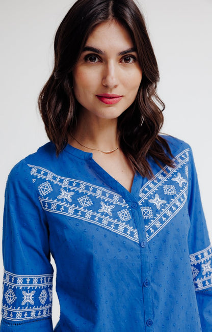  Blouse Unie Avec Broderies
