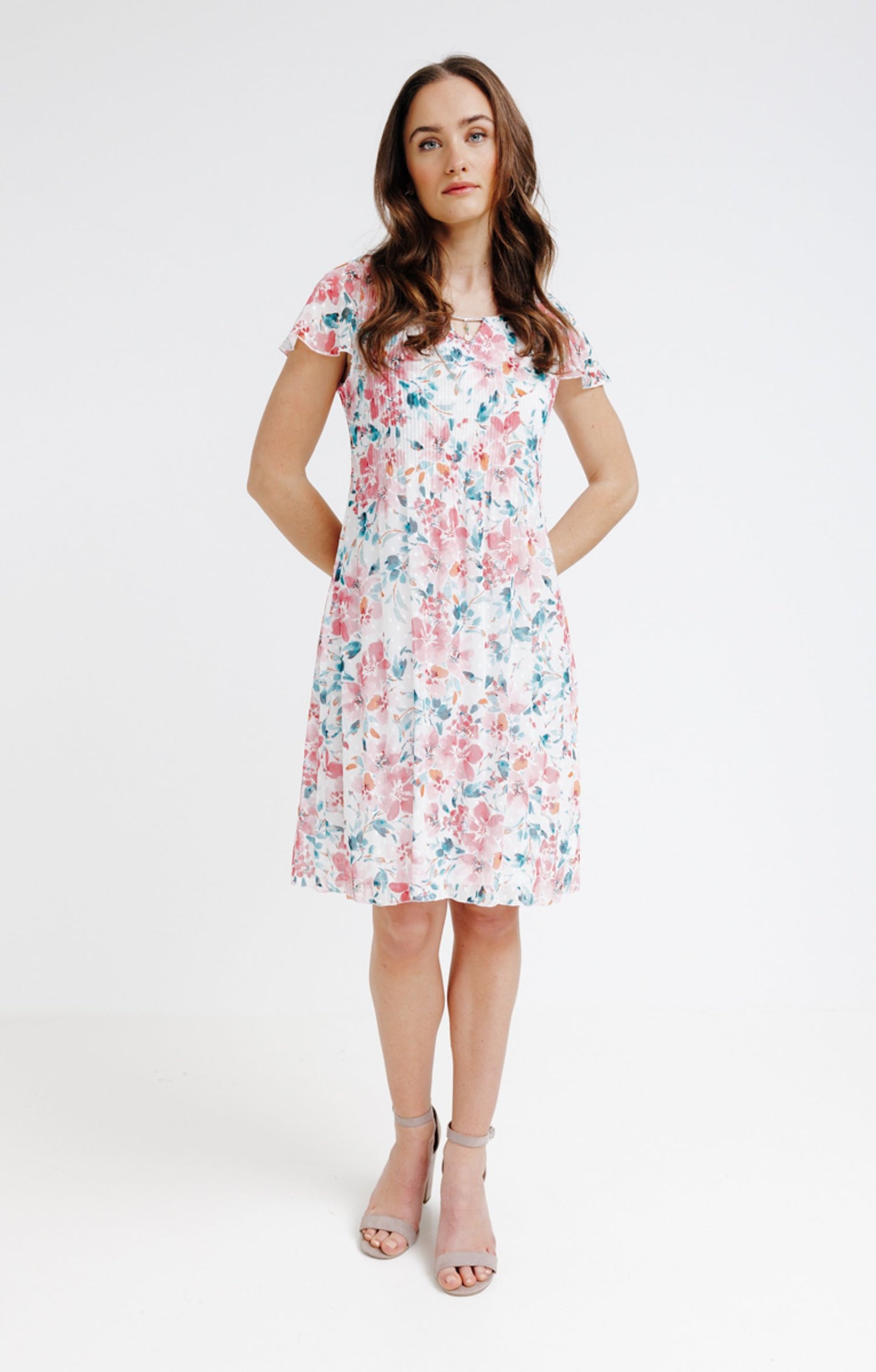  Robe Plissée Imprimée Avec Bijou Col