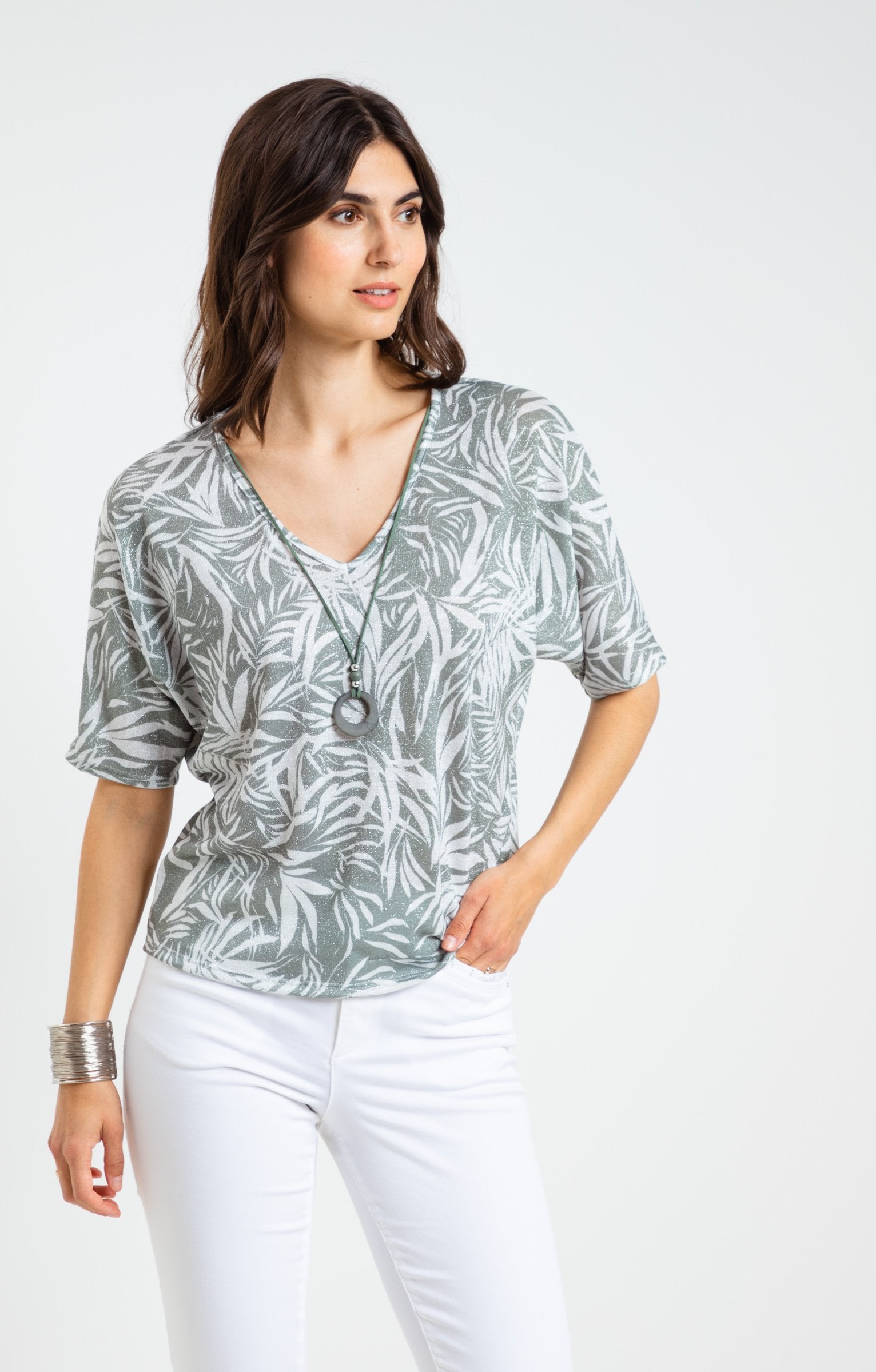  TEE-SHIRT MANCHES COUDES AVEC COLLIER